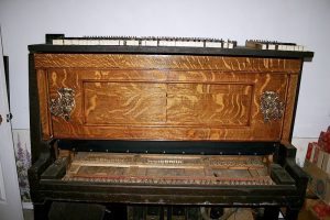 Piano front