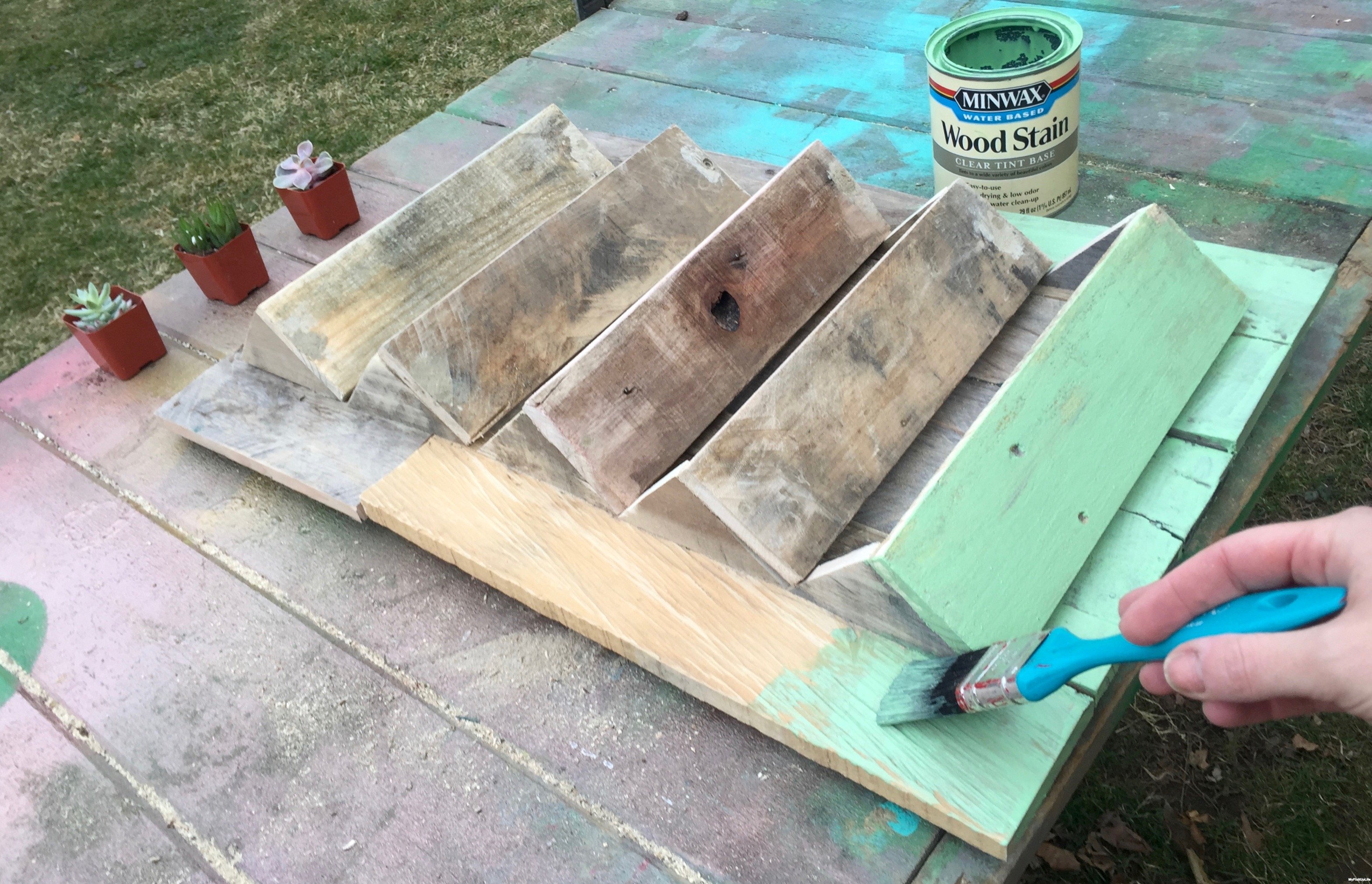 14b-brushing-on-stain-Minwax-Succulent-Pallet-Wood-Wall-Art