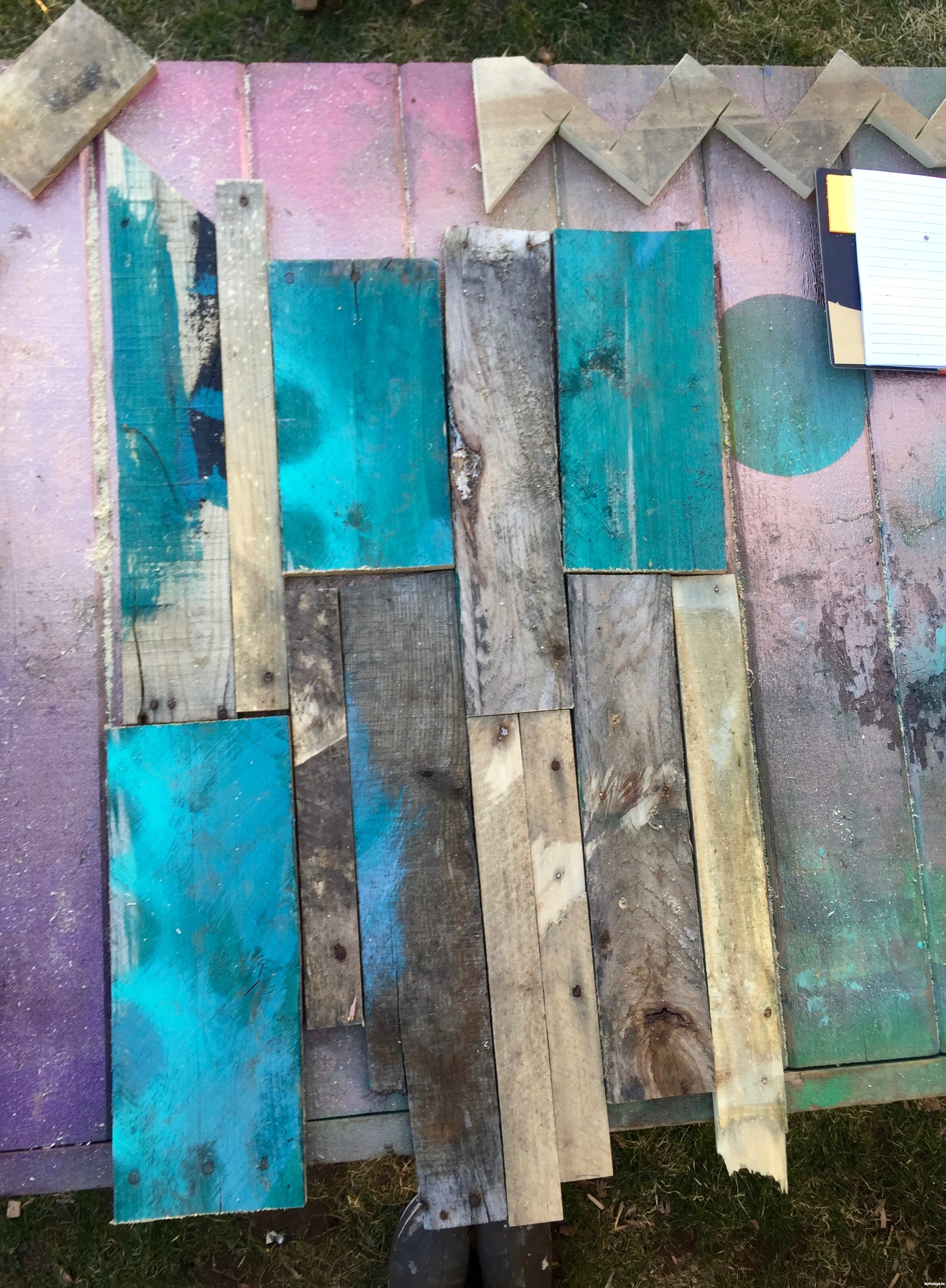 6-create-the-backer-for-the-planter-from-pallet-wood-Minwax-Succulent-Pallet-Wood-Wall-Art