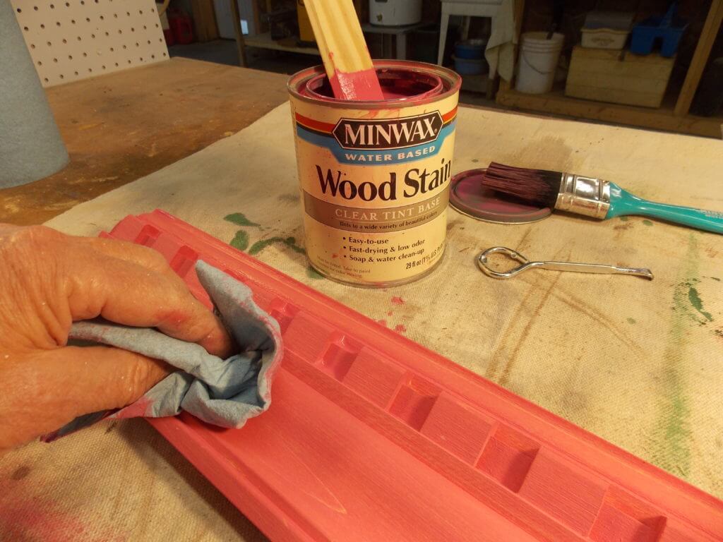 Applying Minwax Water Based Wood Stain to Wood Molding