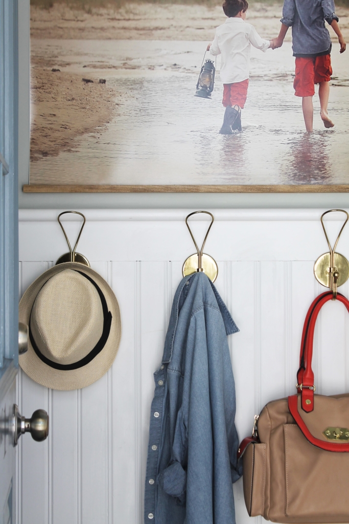 Easy DIY Frame With Large Photo-Summer Mudroom